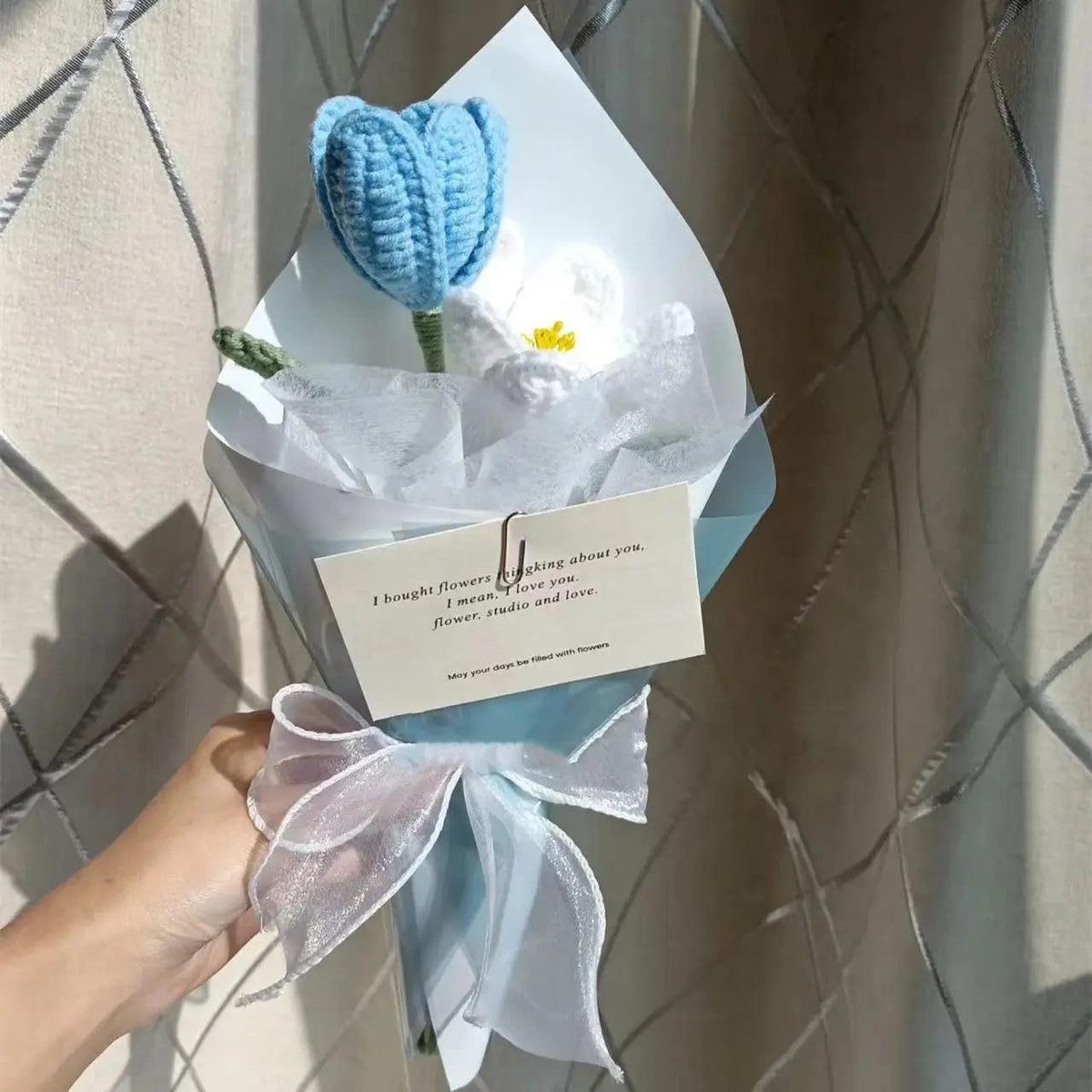 Rose and tulip knitted bouquet.