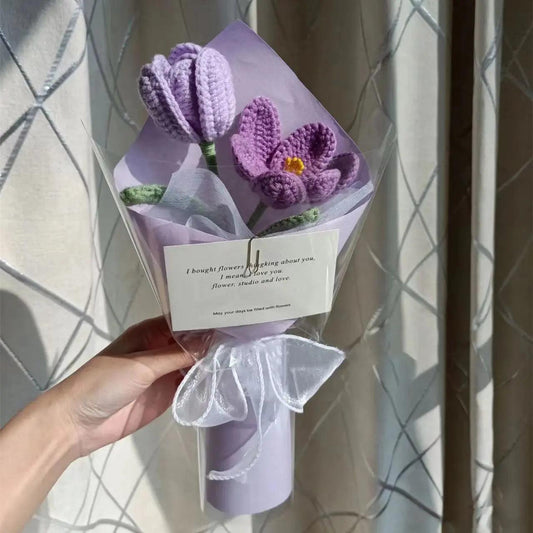 Rose and tulip knitted bouquet.