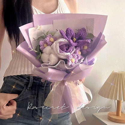 Rose and tulip knitted bouquet.