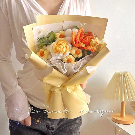 Rose and tulip knitted bouquet.